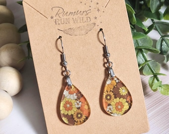 Retro Floral Earrings, 70s Flower Earrings, Fall Mini Dangle Earrings, Vintage Inspired Acrylic Earrings