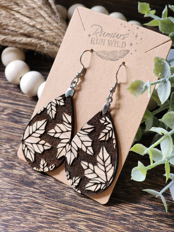 Fall Earrings, Wooden Boho Dangle Earrings, Engraved Leaf Earrings, Autumn Jewelry for Her, Nature Themed Handmade Gift for Mom, For Sister