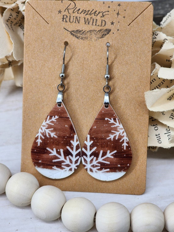 Christmas Earrings, Wood themed, Snowflake Earring, Winter themed earring, Engraved earring, Lightweight, Teardrop Earring, Stocking stuffer