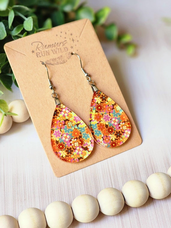 Retro Flower Earrings, Fun 70s Earrings for Her, Lightweight and Hypoallergenic, 60s Gift for Friend, Floral Hippie Boho Earrings for Mom