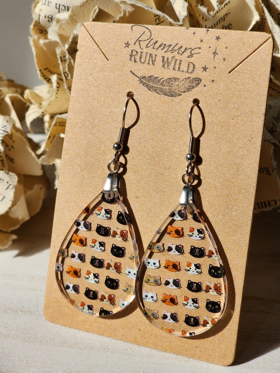 Fun Cat Face Earrings, simple teardop earrings, with a mini cat face pattern, dangle earrings, Lightweight, gift for her, cat mom gift