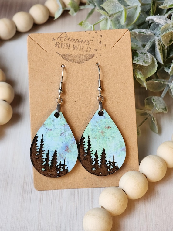 Nature Lover Earrings for Her, Boho Earrings for Women, Engraved Tree Earrings, Birthday Gift for Mom, Wood Dangle Earrings, Woodland Gift