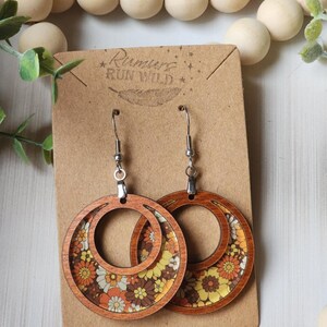 Boho Wood Dangle Earrings and Necklace Set, Floral Earrings in Orange and Brown, Retro 70s Floral Jewelry image 12