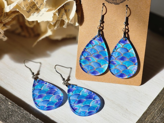 Gorgeous Mermaid Earrings, simple teardop earrings, with blue and purple mermaid scales design, dangle earrings, Lightweight, gift for her