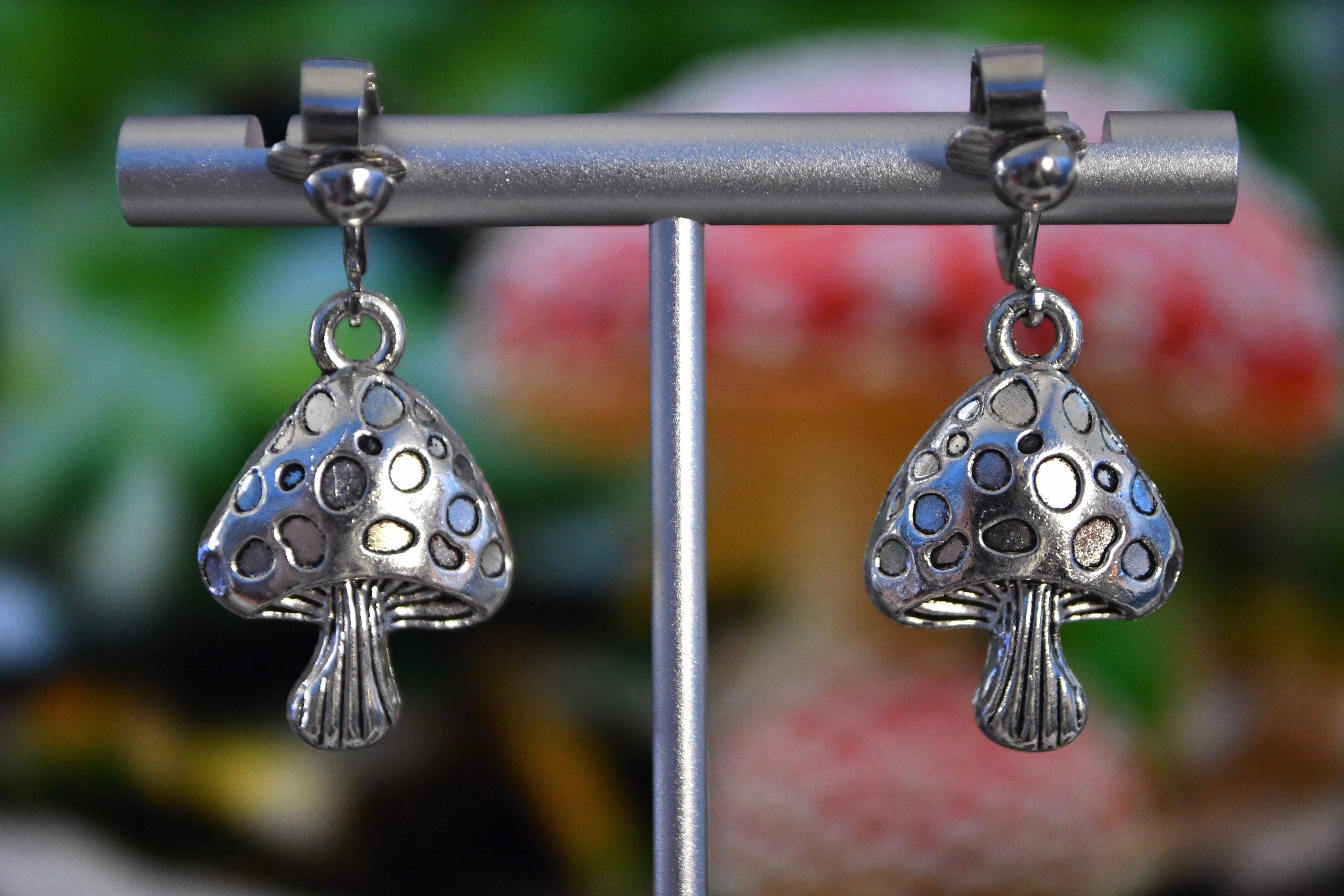 MUKTANKxPEARLONA Dangerous Garden -Pleated Mushroom Pearl Earrings