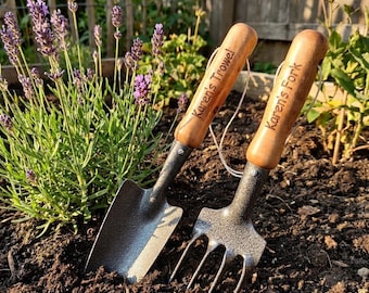 Juego de herramientas de jardinería resistentes y personalizadas del Reino Unido: Horquilla y pala de acero al carbono con mango de madera.
