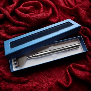 Personalised Telescopic Back Scratcher – Custom Engraved Stainless Steel Gift for Dad, Grandad, Husband, Birthday, Christmas