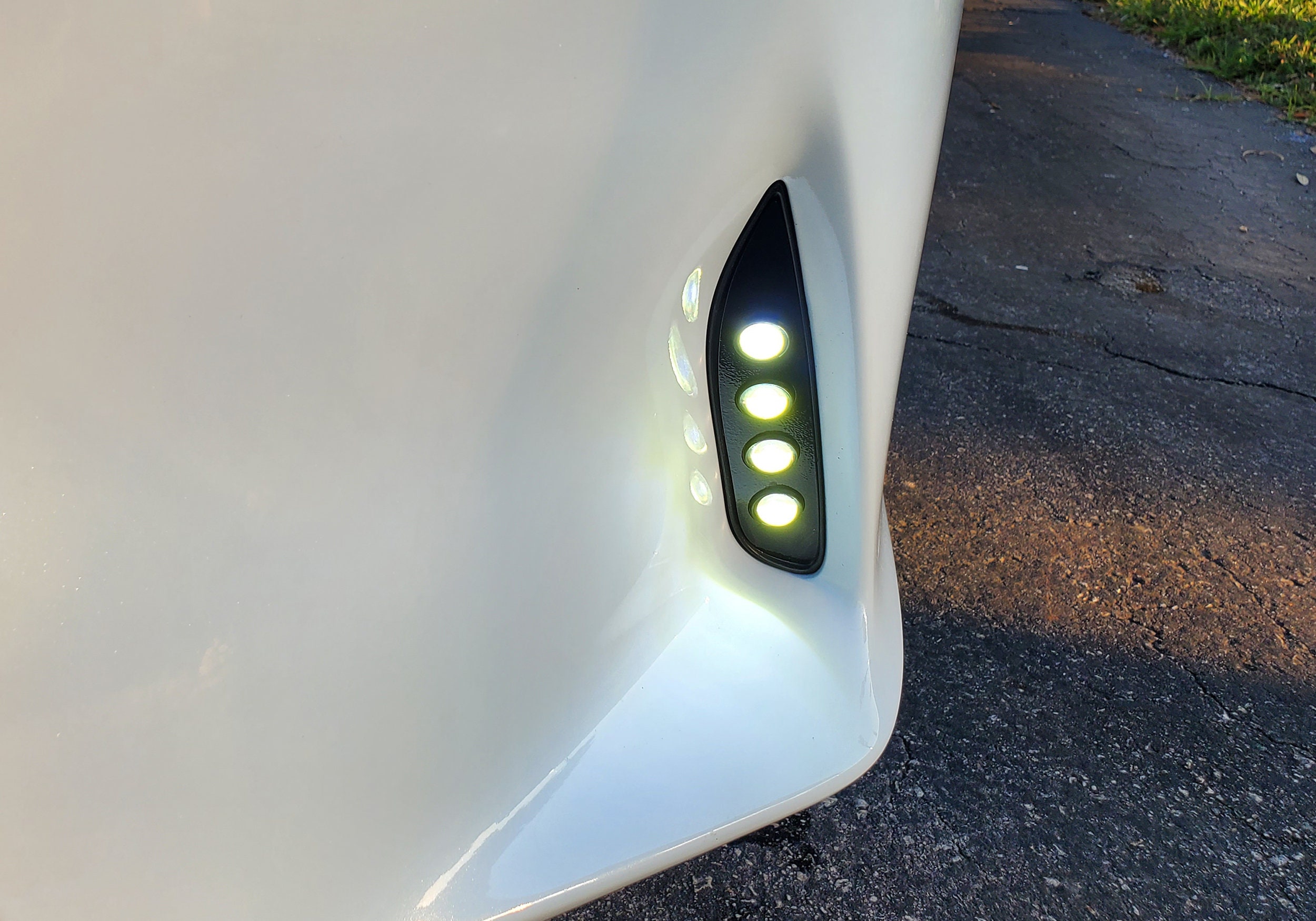 レクサス RC 右フォグランプ LED