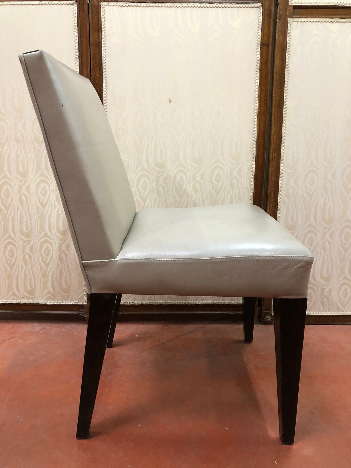 Lot de 8 chaises en simili cuir beige  Etsy