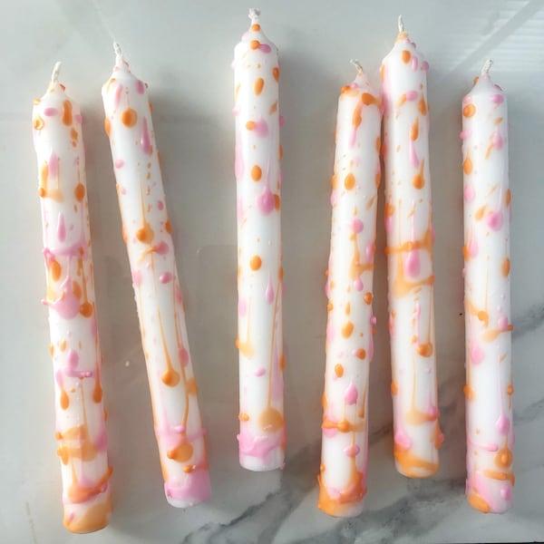 Rosa und Orange Splash handgemachte Tafelkerzen.