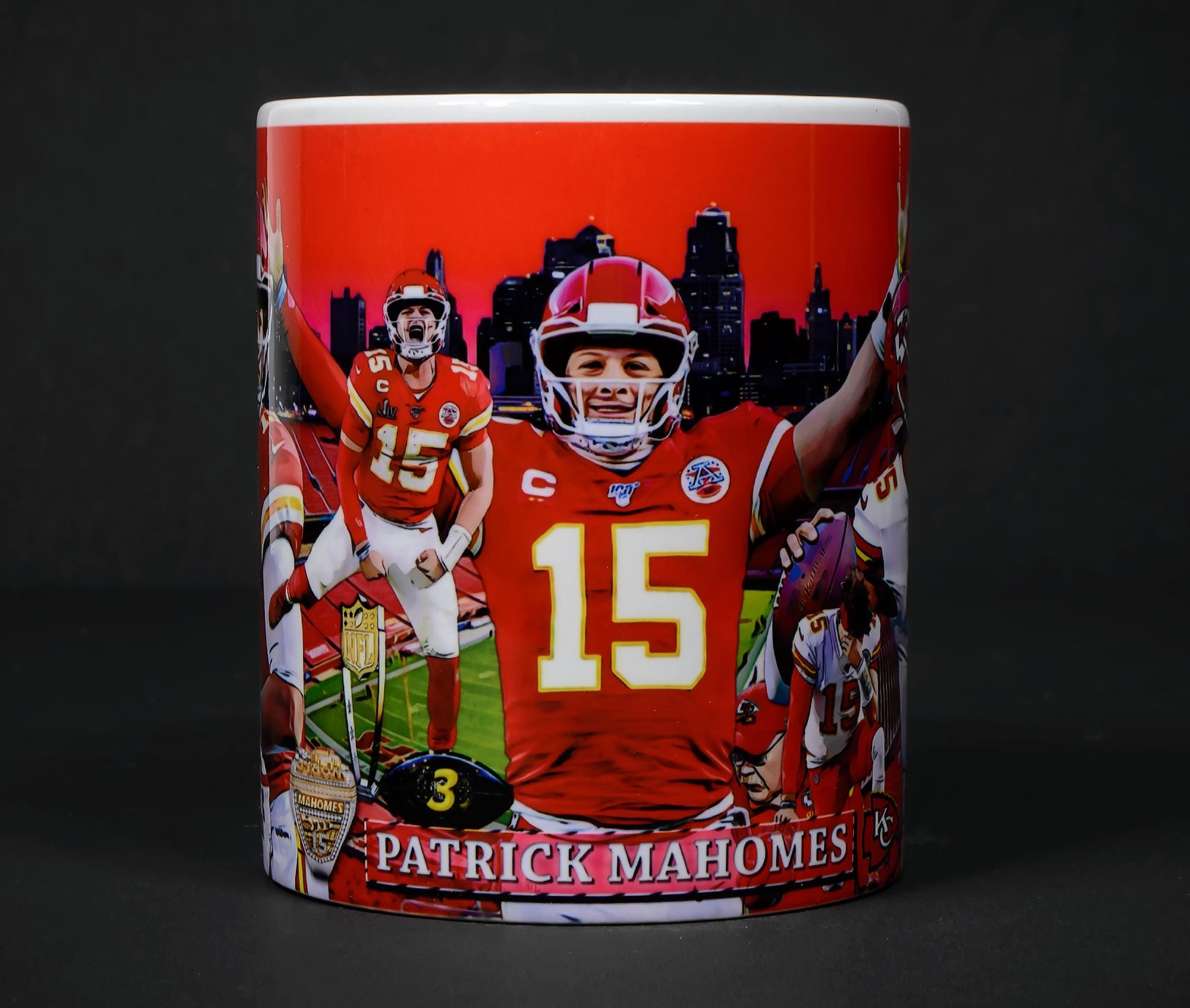 Patrick Mahomes (aktualisiert) Information Collaged Art Keramikbecher