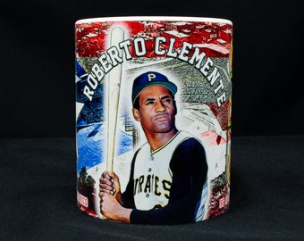 Roberto Clemente Erster Lateinamerikaner, der 1973 in die MLB Hall of Fame aufgenommen wurde. Optionaler Untersetzer