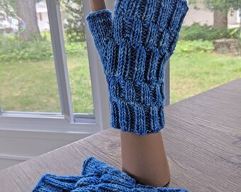 Cobblestone Lane Mitts Knitting Pattern