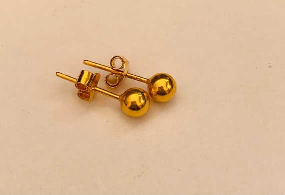 15 Latest Gold Earrings Designs in 2 Grams in 2023 India | Gold earrings  designs, Clean gold jewelry, Designer earrings