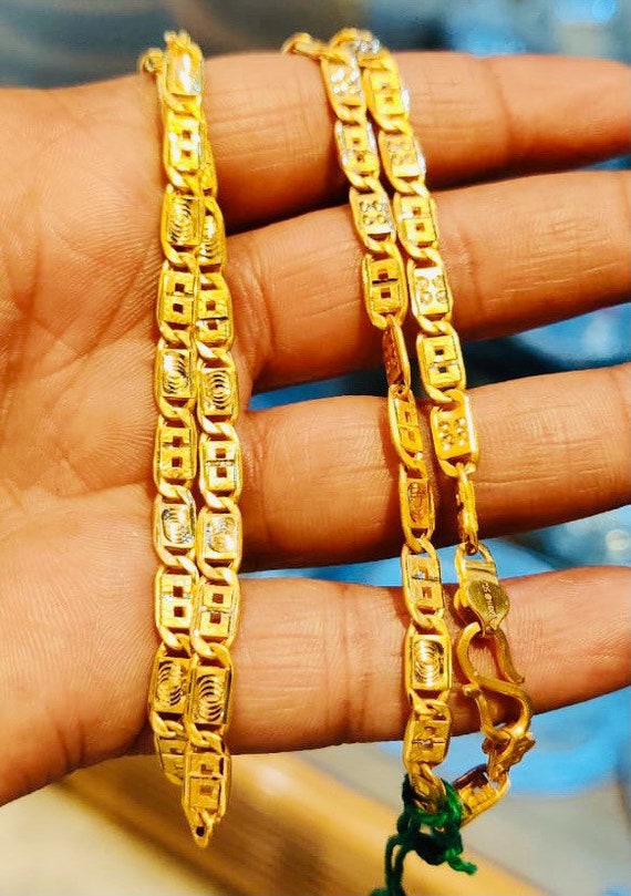 SHYLA, SET OF 12 GOLD PLATED BANGLES FOR WOMEN -SRI001GPBD – www.soosi.co.in