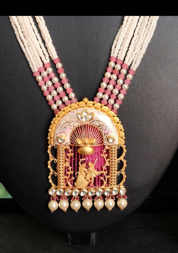 Handcrafted Jewelry Shree Radhe Jewellers 22k Gold Radhe Krishna