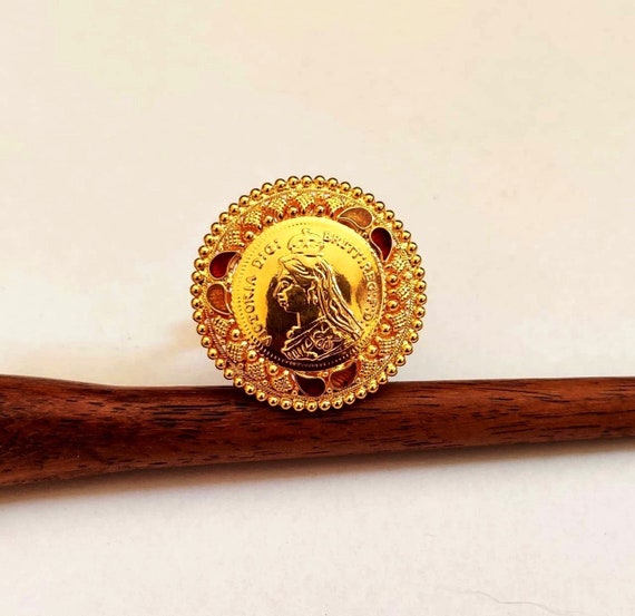 Buy 22Kt Floral Design Antique Gold Cocktail Ring 610VA73 Online from  Vaibhav Jewellers