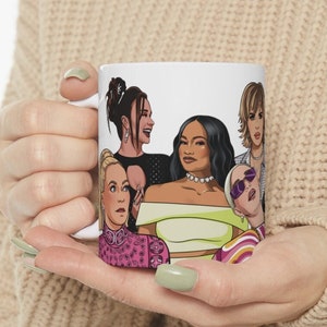 Taza de café con el elenco de Real Housewives of Beverly Hills: Kathy Hilton, Dorit, Erika Jayne, Garcelle, Lisa Rinna, Sutton y Kyle para fanáticos de RHOBH