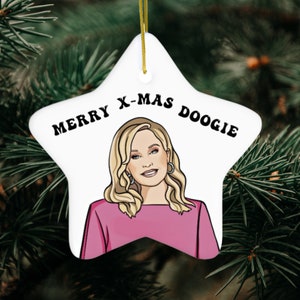 Kathy Hilton "Merry Christmas Doogie" Real Housewives Decorazione natalizia - Ottimo regalo per i fan di RHOBH e Bravo