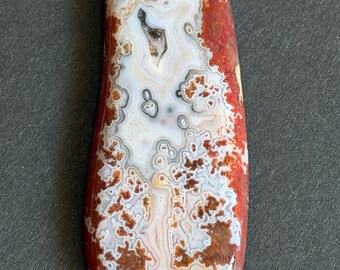 Grand cabochon d'agate Crazy Lace abstrait : motifs tourbillonnants rouges pour la création de bijoux. Cabochons offerts.