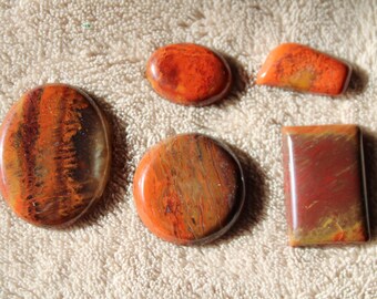 Cinq cabochons en agate mousse brun rouge, fabrication de bijoux