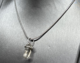 Pendentif en cristal de quartz clair naturel !  vintage, d'une très ancienne collection !