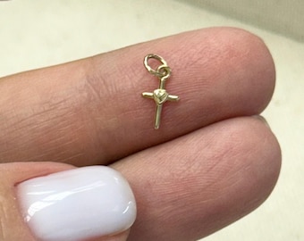 14k en 10k massief gouden hartvormige kruisbedel sierlijke liefdeshanger