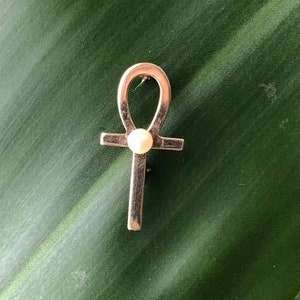 Delicate Pearl Ankh Pin 1940&#39;s; 14 KT GF; Egyptian Revival