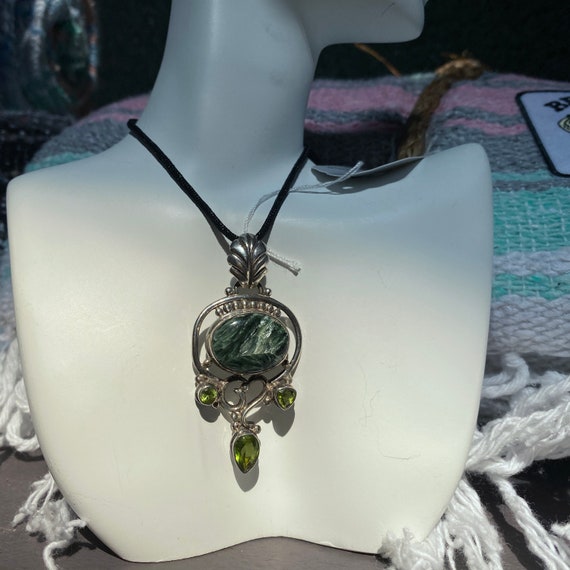 Vintage Handmade Peridot and Green Serpentine Ste… - image 1