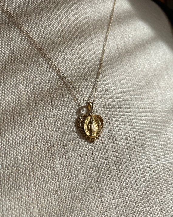 Vintage Mary Heart Necklace 18"; 14 karat gold ne… - image 1
