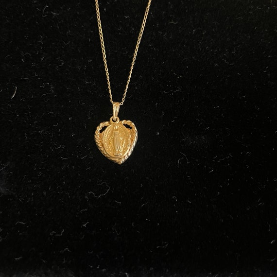 Vintage Mary Heart Necklace 18"; 14 karat gold ne… - image 5