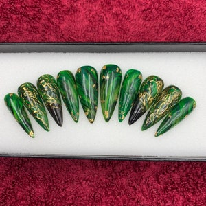 Emerald green press on nails- Glue on nails | Fun nails | Press on Nails | Fake Nails | False Nails | Long Fake Nails | B49