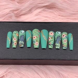 Midnight Blooming Flower Glue On Nails - B141