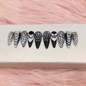 Press on nails | Luxury Nails | Fake Nails | Glue On Nails | Coffin Nails | Acrylic Nails | Long Fake Nails - B207