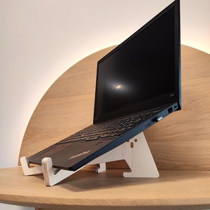 Ventilated and ergonomic wooden laptop and tablet support