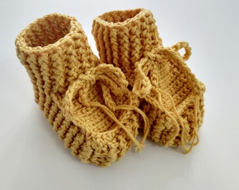 Crochet baby booties – Hand knitted baby booties - Crochet baby slippers - Baby girl boots - Little baby girl booties - Crochet baby shoes