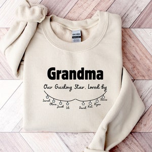 Personalized Grandma Sweatshirt, Mothers Day Gift, Gift for Grandmother, Nana Sweatshirt, Grammy Sweatshirt, Tia Sweatshirt, Mommy Shirt