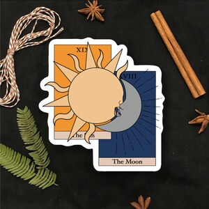 De zon en de maan-tarot | waarzeggerij, kaarten, hemels, lucht, nacht, natuur, hekserij, magie, wicca, spreuken, groen, heg, heks, ster