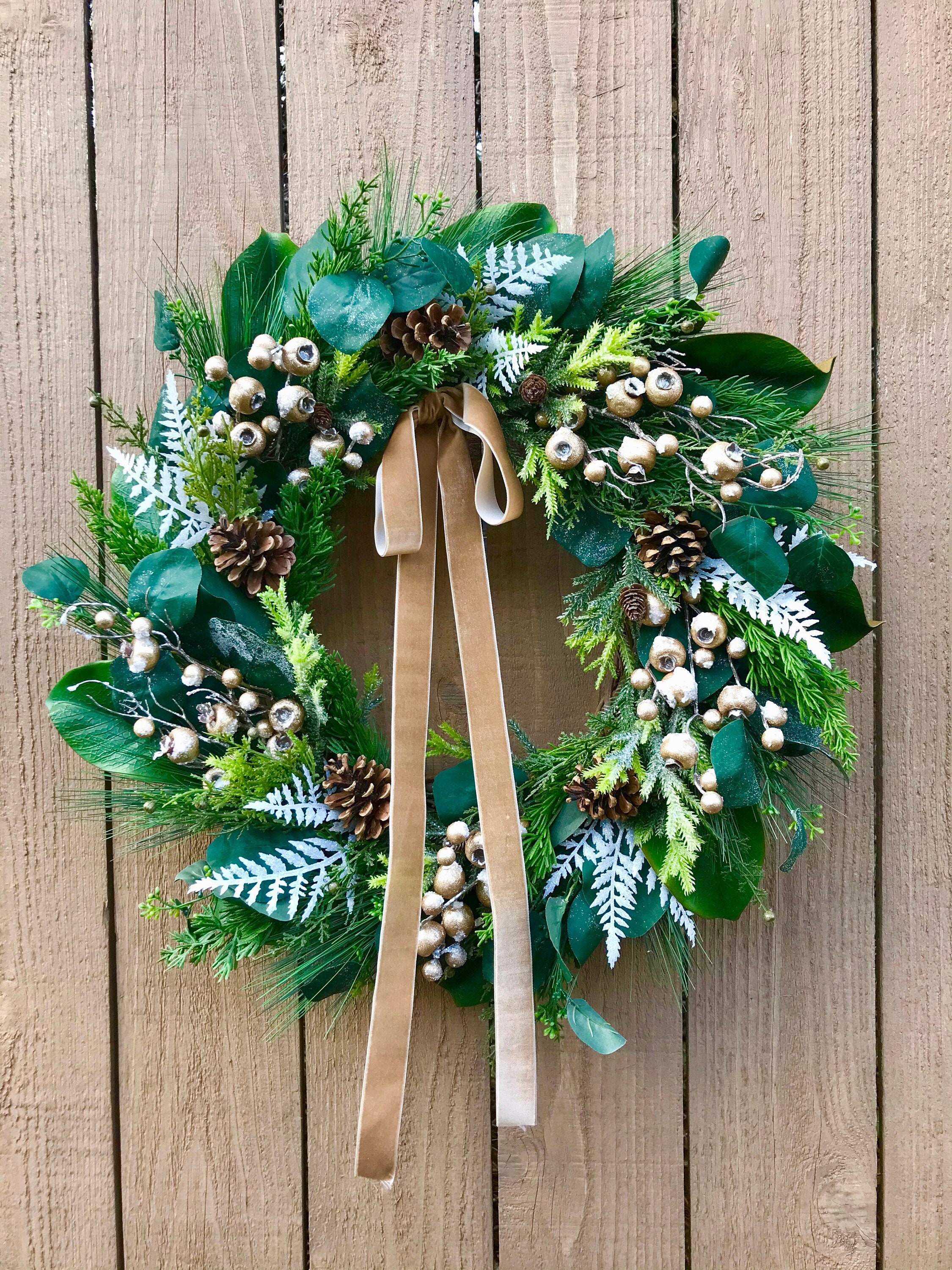 Lariat Christmas Wreath With Frosted Red Balls, Christmas Tree Picks,  Frosted Greenery, Buffalo Plaid, Holiday Wreath, Christmas Rope Wreath 