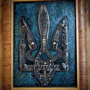 Tryzub steampunk Ukrainian coat of arms Wall decor Ukrainian symbol Trident steampunk picture