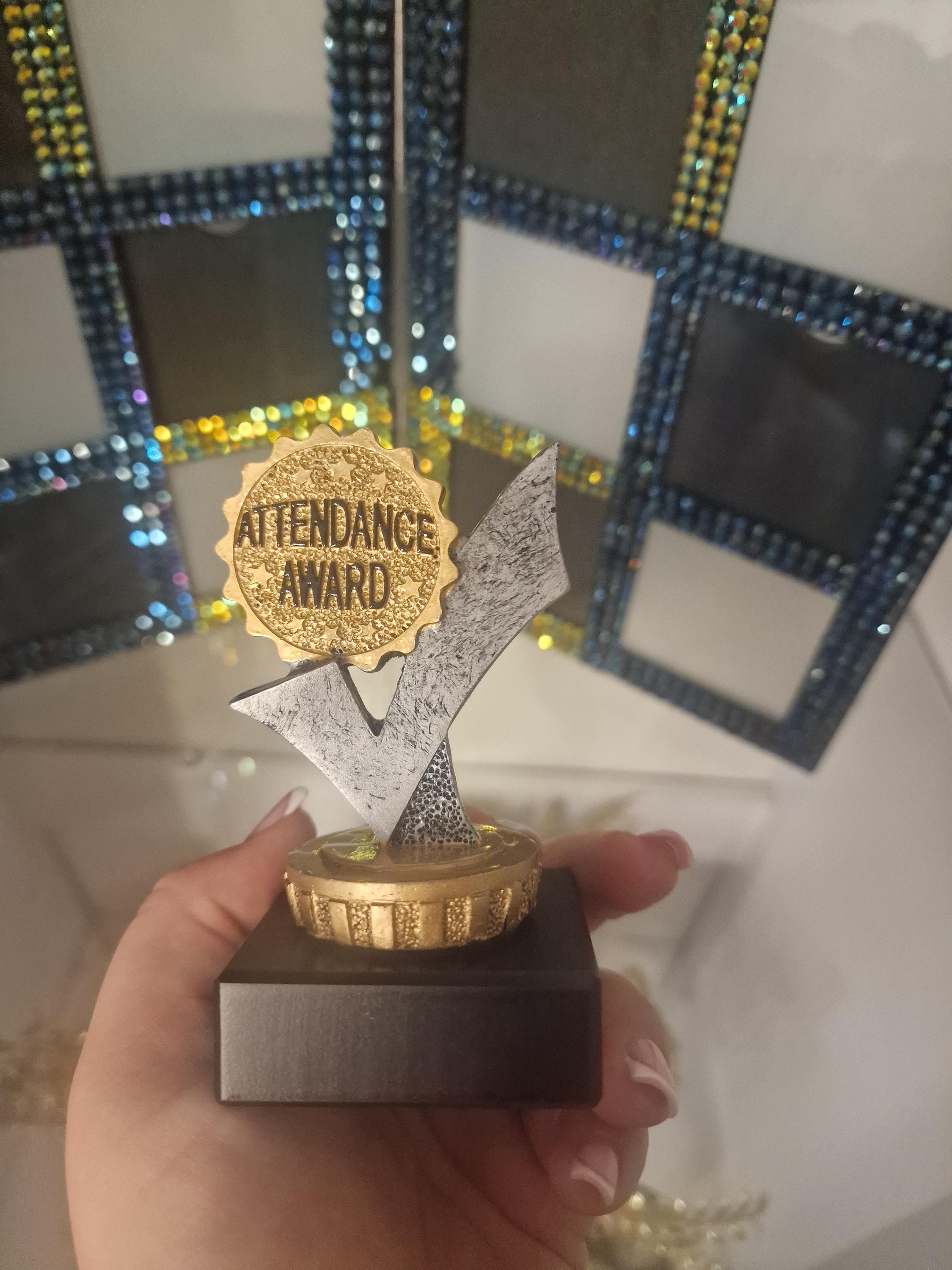 Trophée verre diamant gravé ou couleur avec socle - La boutique du trophée Trophée verre diamant gravé ou couleur avec socle - La boutique du trophée