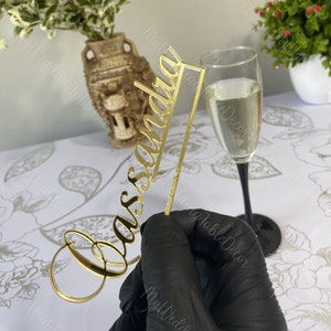 Benutzerdefinierte Weinglas Charms Hochzeit Getränkemarkierer Gäste Namen Champagner Glas Tags Tischkarten zur Hochzeit Personalisierte Namen Laser cut