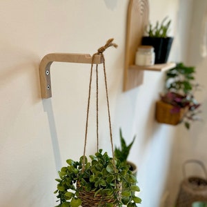 Pflanzenhaken aus Holz - minimalistischer Wandhaken für Pflanzen Geschenk für Pflanzenliebhaber Wandbefestigung Pflanzenwand Makramee Haken