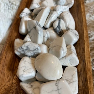 Howlite Tumbled Stone * Howlite * Tumbled Stones * Crystals * Witchcraft * Tumbled Crystals * Wiccan * Pagan * Witch