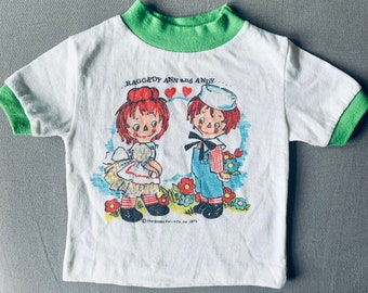 Vintage 70s T-Shirt Iron On Transfer Raggedy Ann & Andy Classic Rag Doll Style 