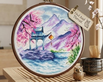 Kreuzstichmuster „Asiatische Pagode“, Stickvorlage „Kirschblütenlandschaft“ (PDF)