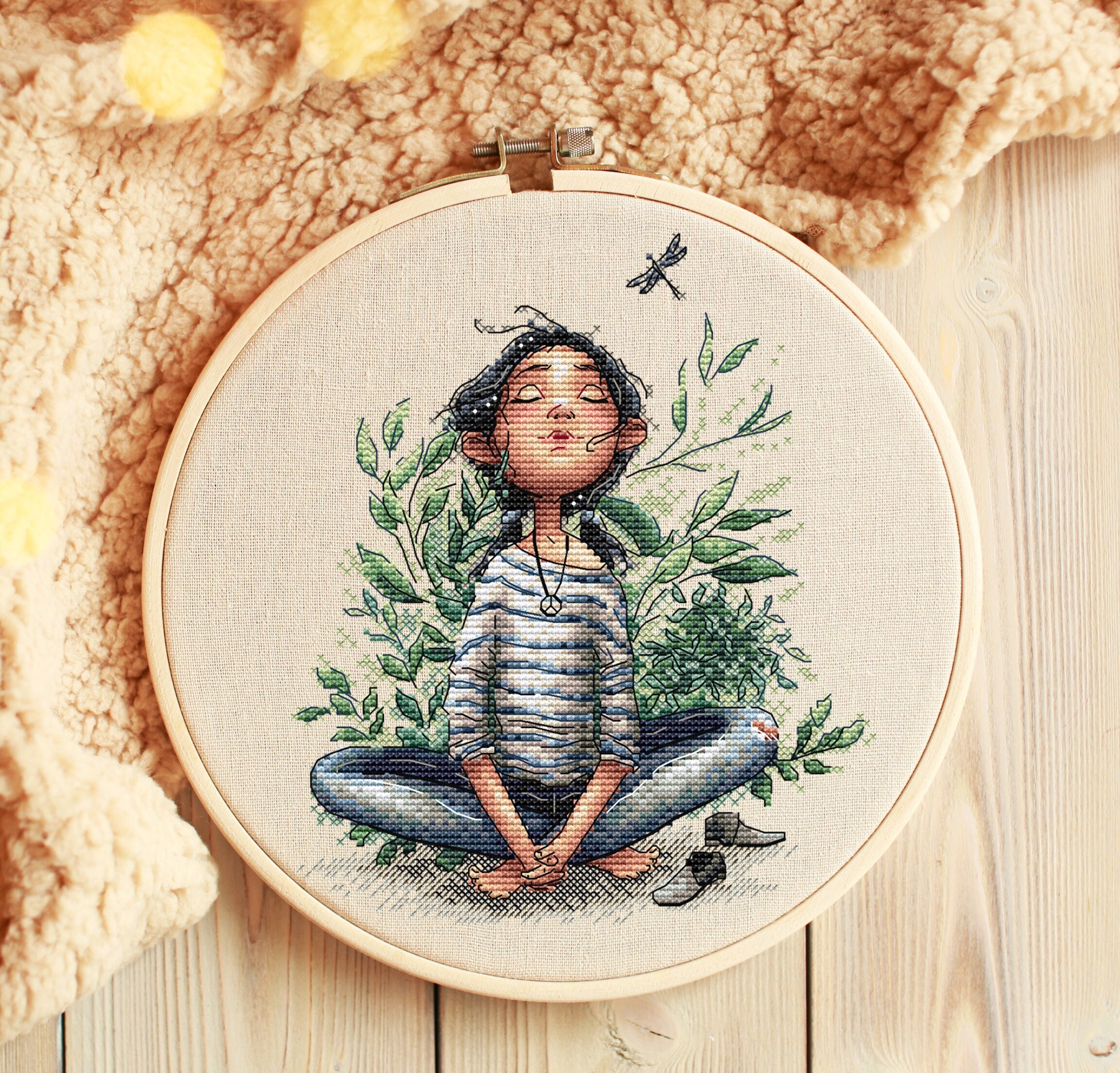 瞑想する少女のクロスステッチパターン：呼吸、ハグ刺繍（デジタル