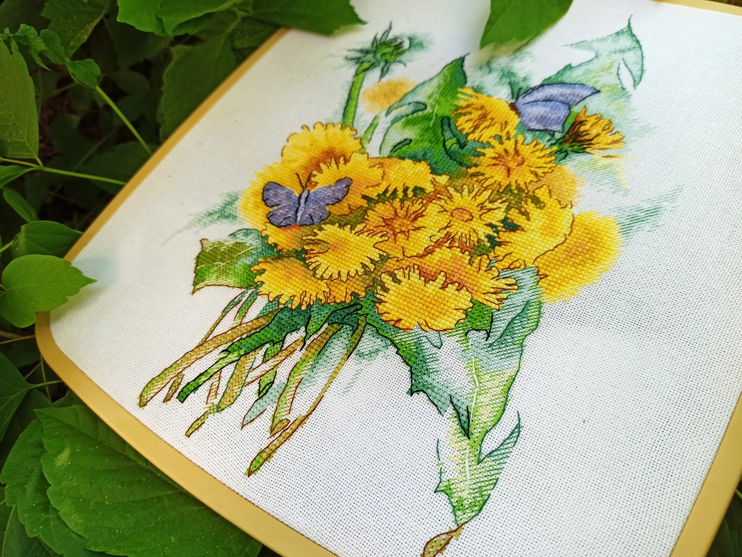 タンポポの水彩画ブーケのクロスステッチパターン（PDFパターン