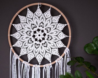 Crochet mandala with tassels, Handmade dreamcatcher for home decor or as wedding decoration, Boho wall hanging.