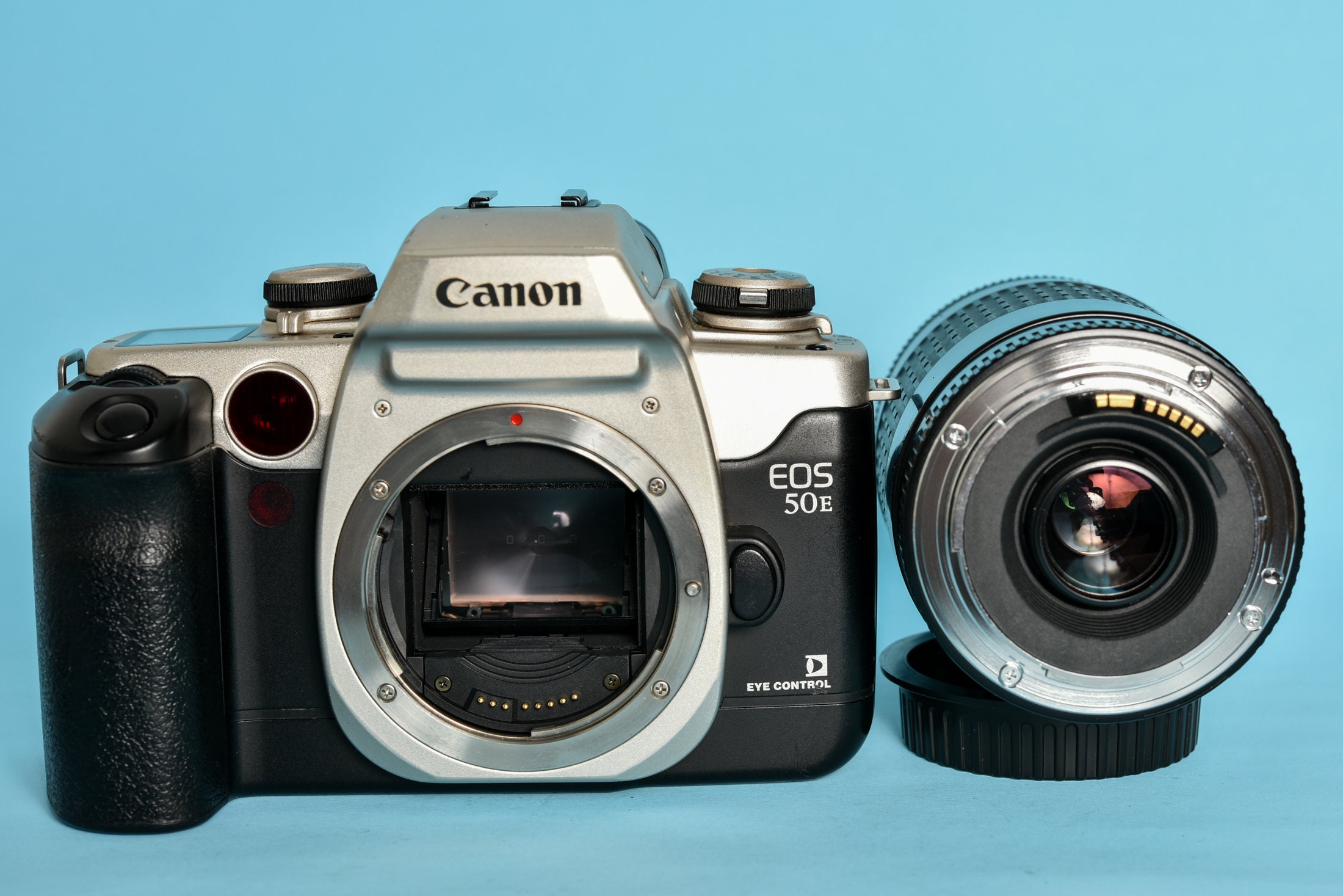 Canon EOS 50 (Cuerpo) - Cámara Analógica Vintage Reflex de 35mm